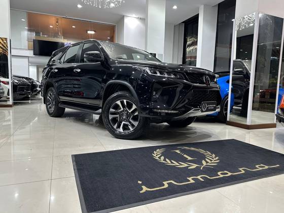 TOYOTA HILUX SW4 2.8 D-4D TURBO DIESEL DIAMOND 7L 4X4 AUTOMÁTICO